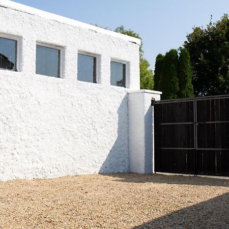 Hill House Lodge Sleeps 6 Overlooking The Rock Of Cashel Кашел Экстерьер фото