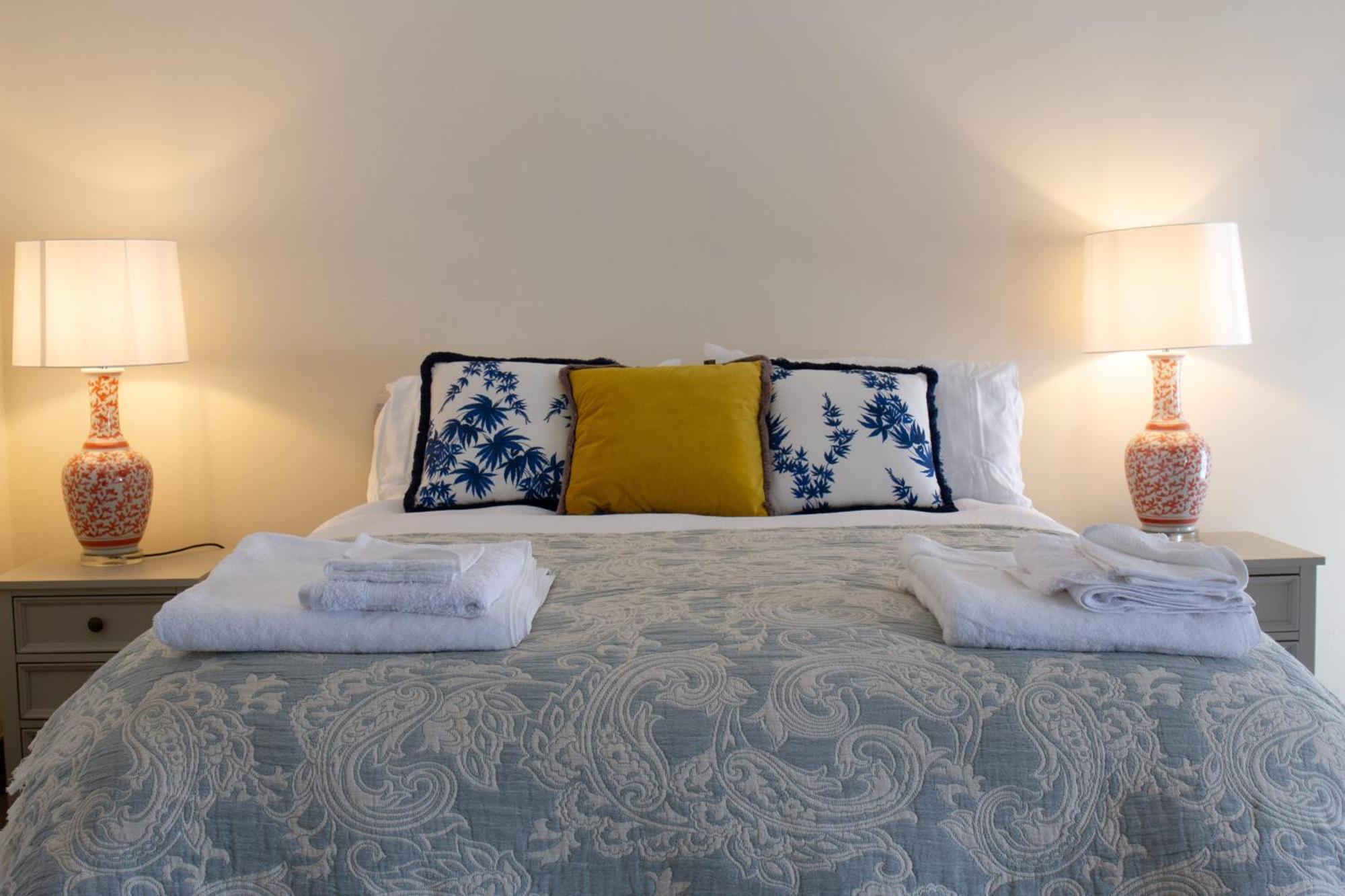 Hill House Lodge Sleeps 6 Overlooking The Rock Of Cashel Кашел Экстерьер фото