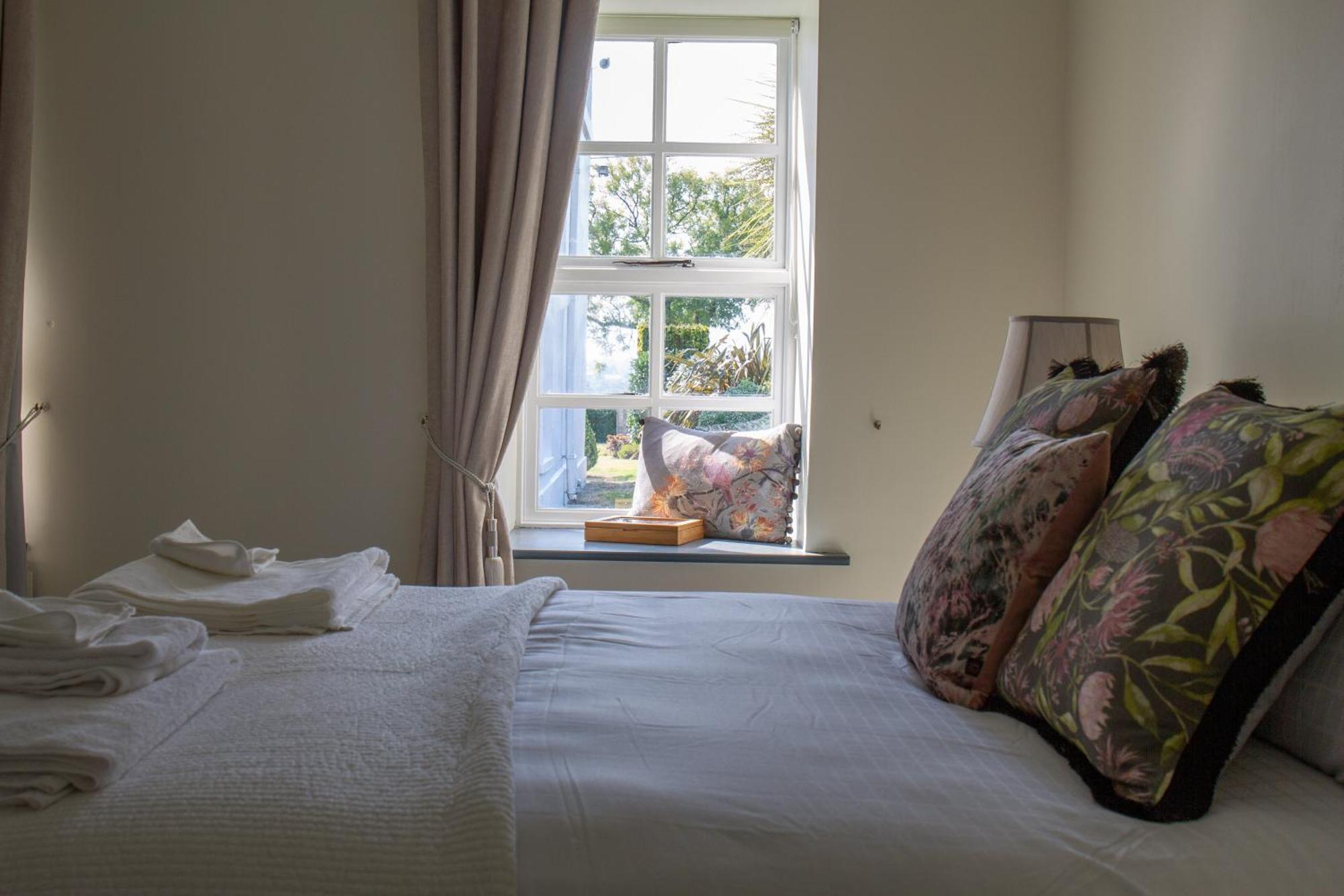 Hill House Lodge Sleeps 6 Overlooking The Rock Of Cashel Кашел Экстерьер фото
