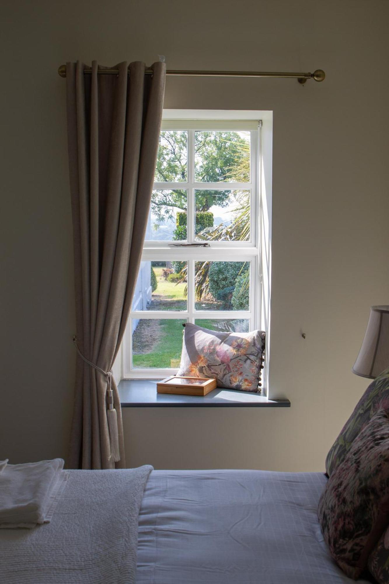 Hill House Lodge Sleeps 6 Overlooking The Rock Of Cashel Кашел Экстерьер фото
