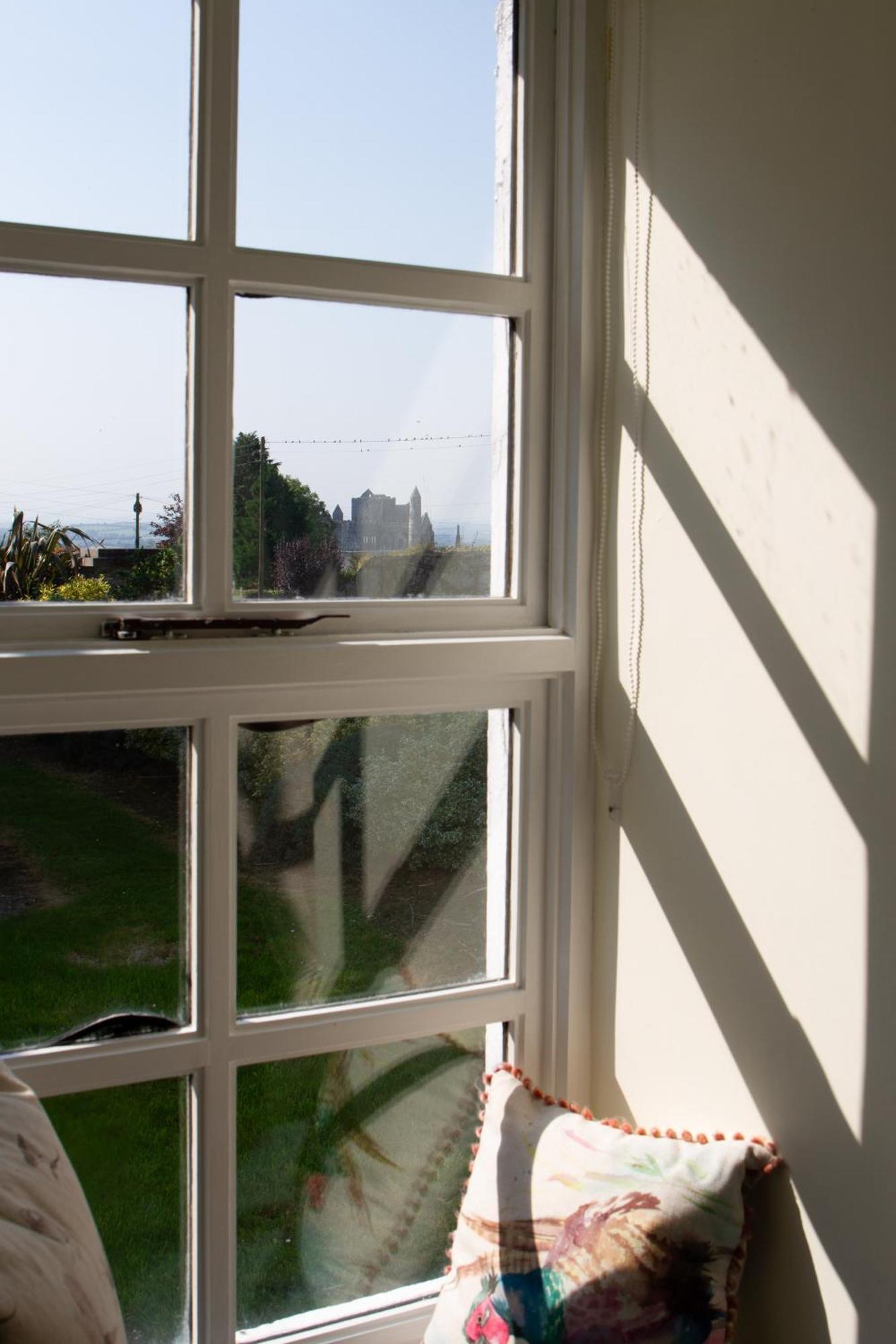 Hill House Lodge Sleeps 6 Overlooking The Rock Of Cashel Кашел Экстерьер фото